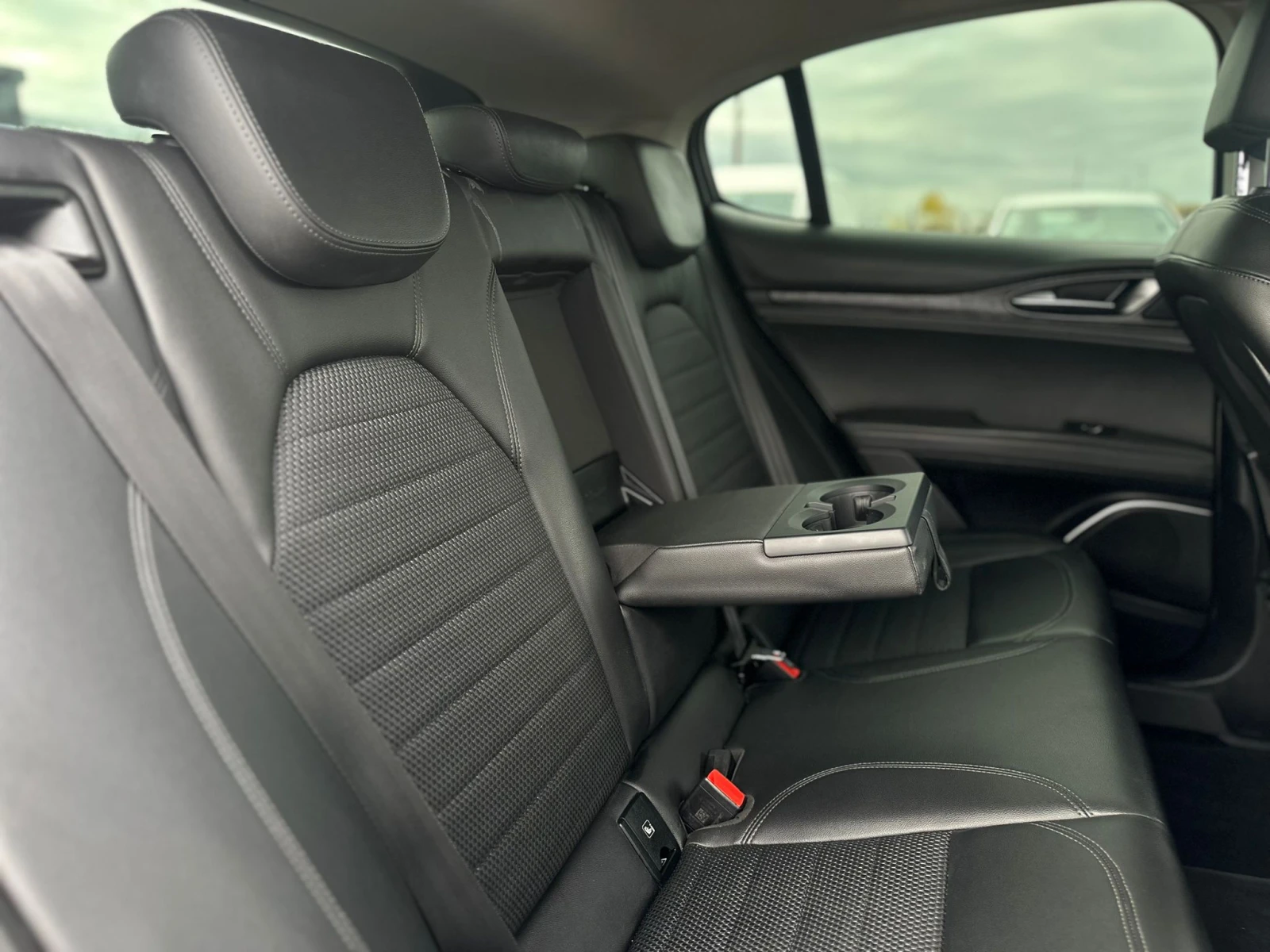 Alfa Romeo Stelvio / 2.2 JTDM / Q4 / EXECUTIVE / TOP /  | Mobile.bg   11