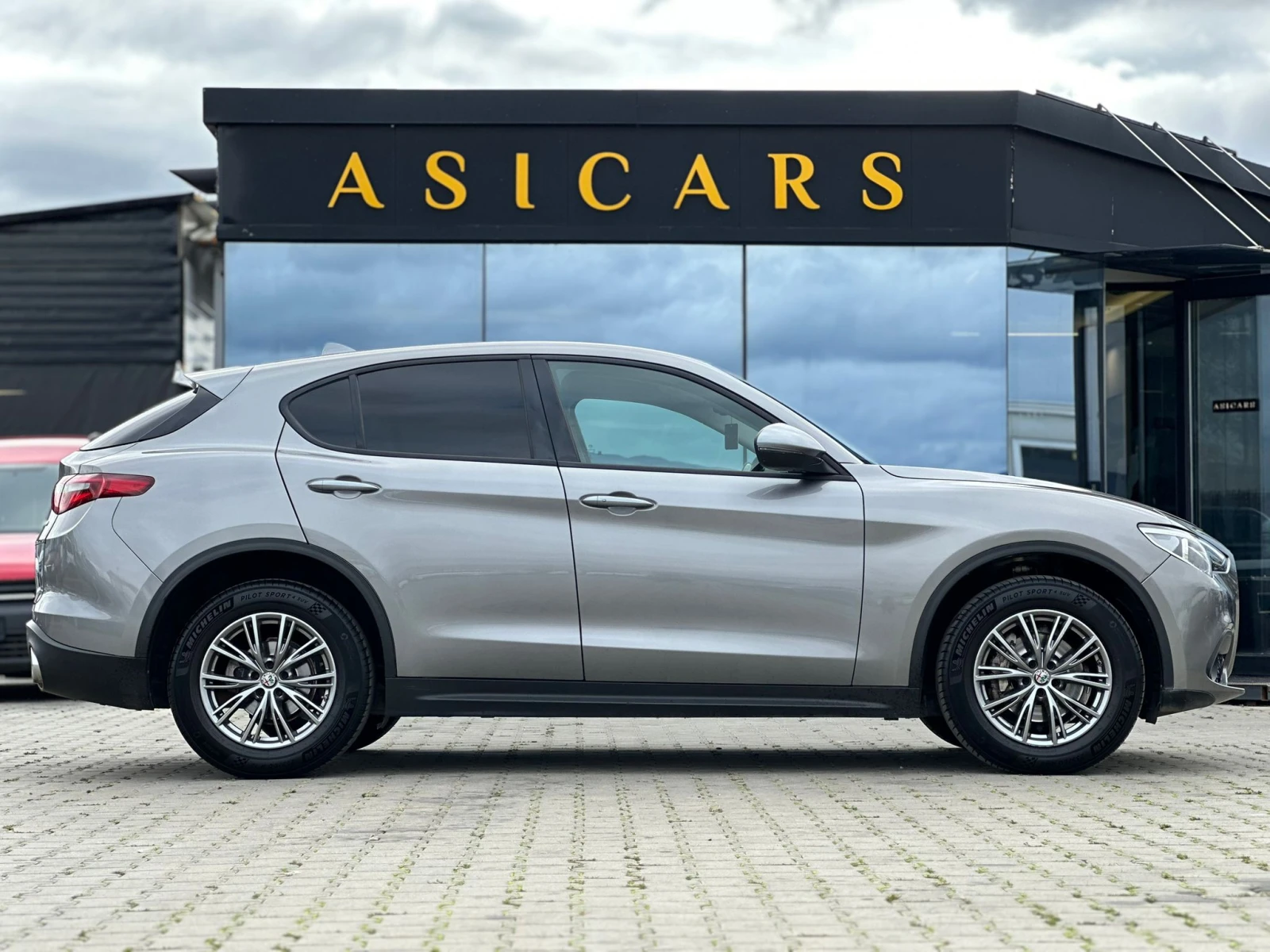 Alfa Romeo Stelvio / 2.2 JTDM / Q4 / EXECUTIVE / TOP /  - изображение 6