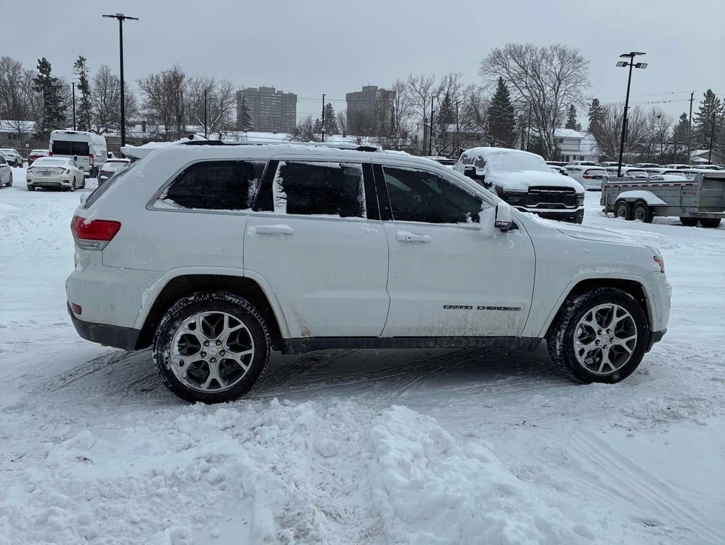 Jeep Grand cherokee / Sterling Edition / DISTRONIC / CARFAX - изображение 3
