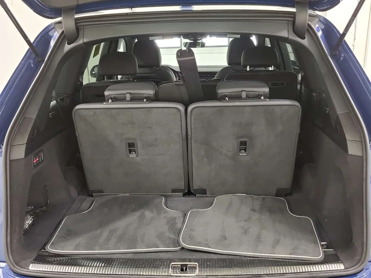 Audi Q7 55TFSI * S-Line * Без инциденти * CARFAX * От VW *, снимка 11 - Автомобили и джипове - 54396414