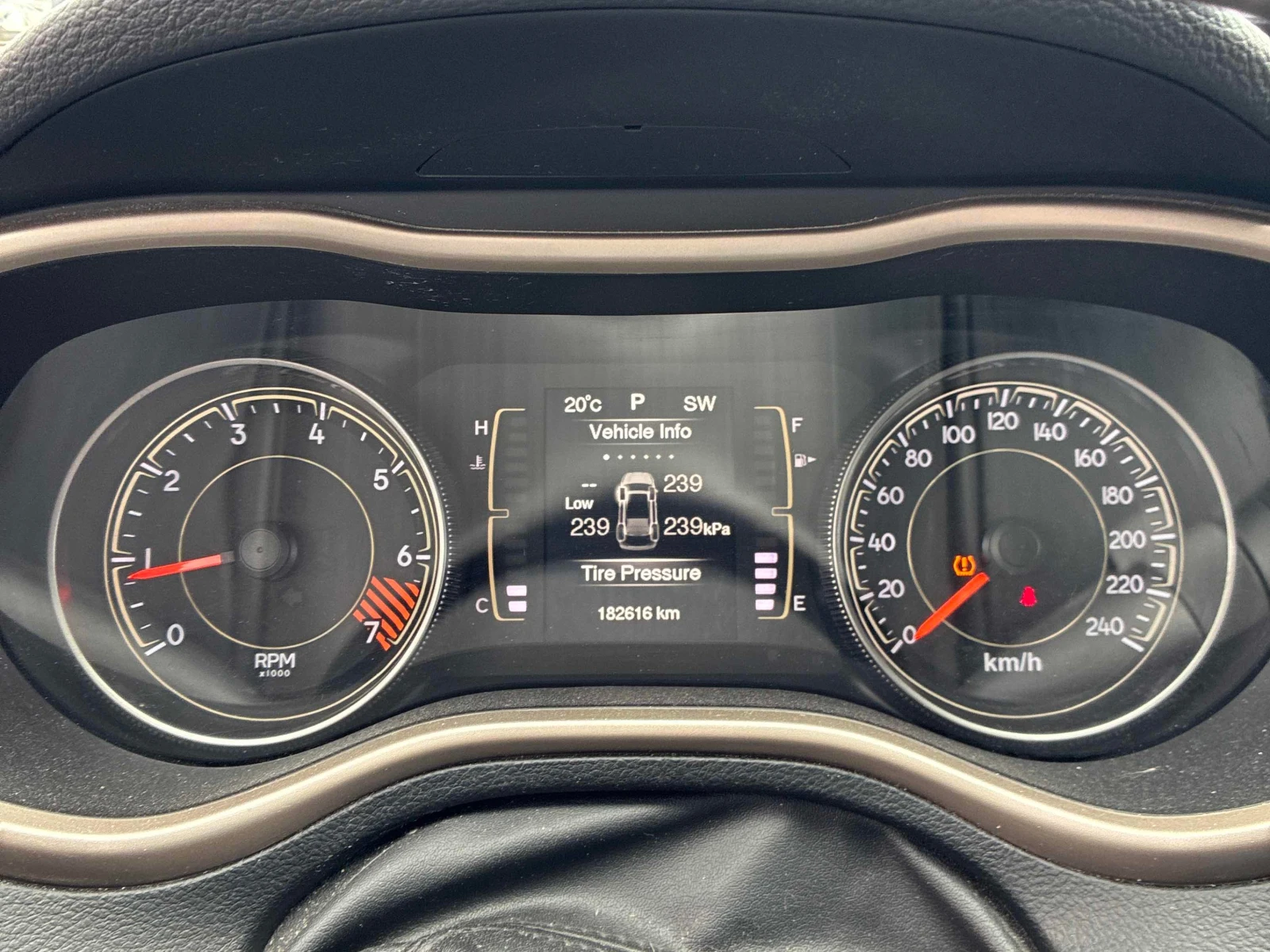 Jeep Cherokee 2.4L 4cyl FWD | Mobile.bg � ����������� 8