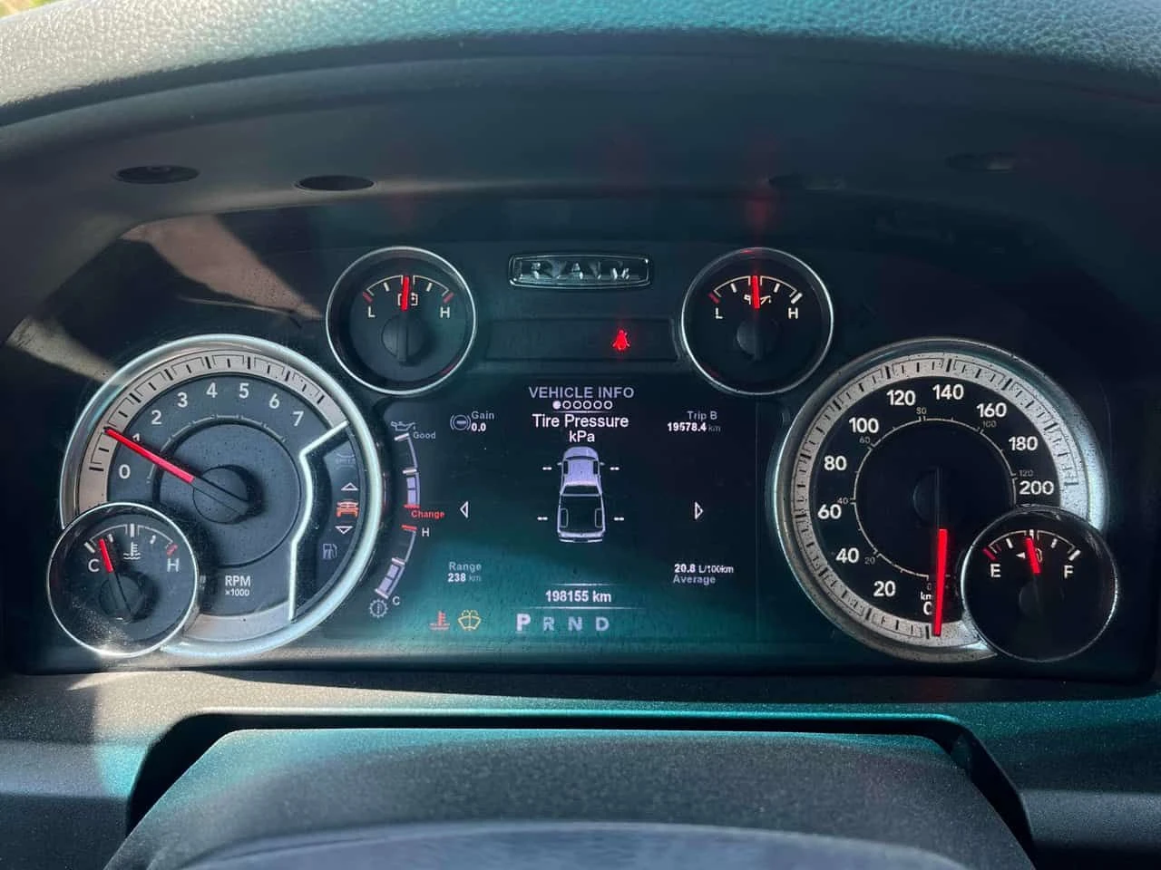 Dodge RAM 1500 * Outdoorsman * 5.7 HEMI * ПОДГРЕВ, снимка 8 - Автомобили и джипове - 54748259
