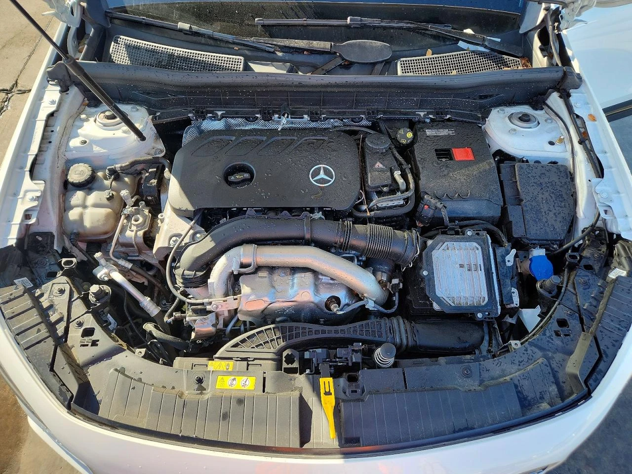Mercedes-Benz GLB 2.0l 250 4Matic, снимка 11 - Автомобили и джипове - 55093763