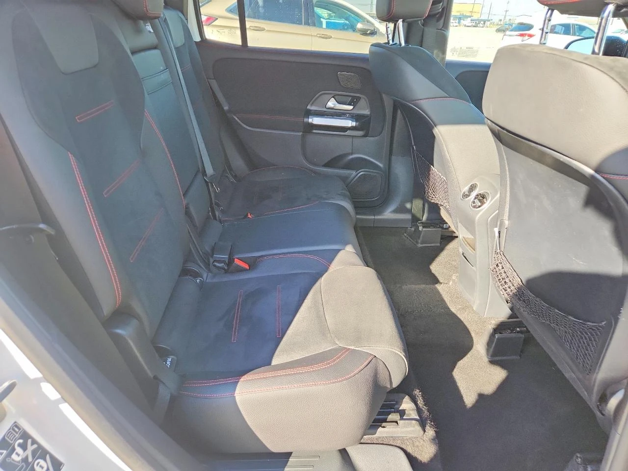 Mercedes-Benz GLB 2.0l 250 4Matic, снимка 10 - Автомобили и джипове - 55093763