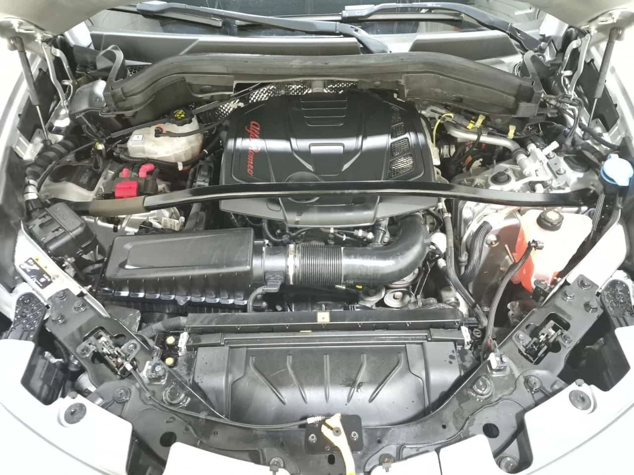 Alfa Romeo Stelvio * TI * CARFAX * ОПЦИЯ ЗА ФИНАНСИРАНЕ, снимка 16 - Автомобили и джипове - 55510555