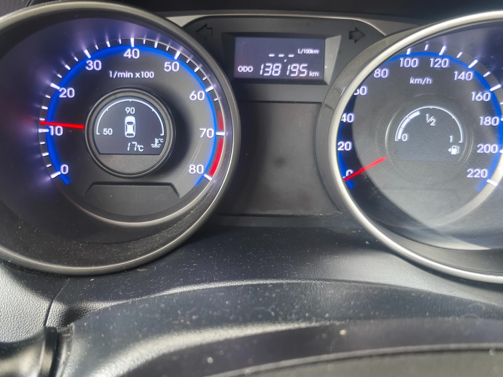 Hyundai IX35, снимка 10 - Автомобили и джипове - 55889124