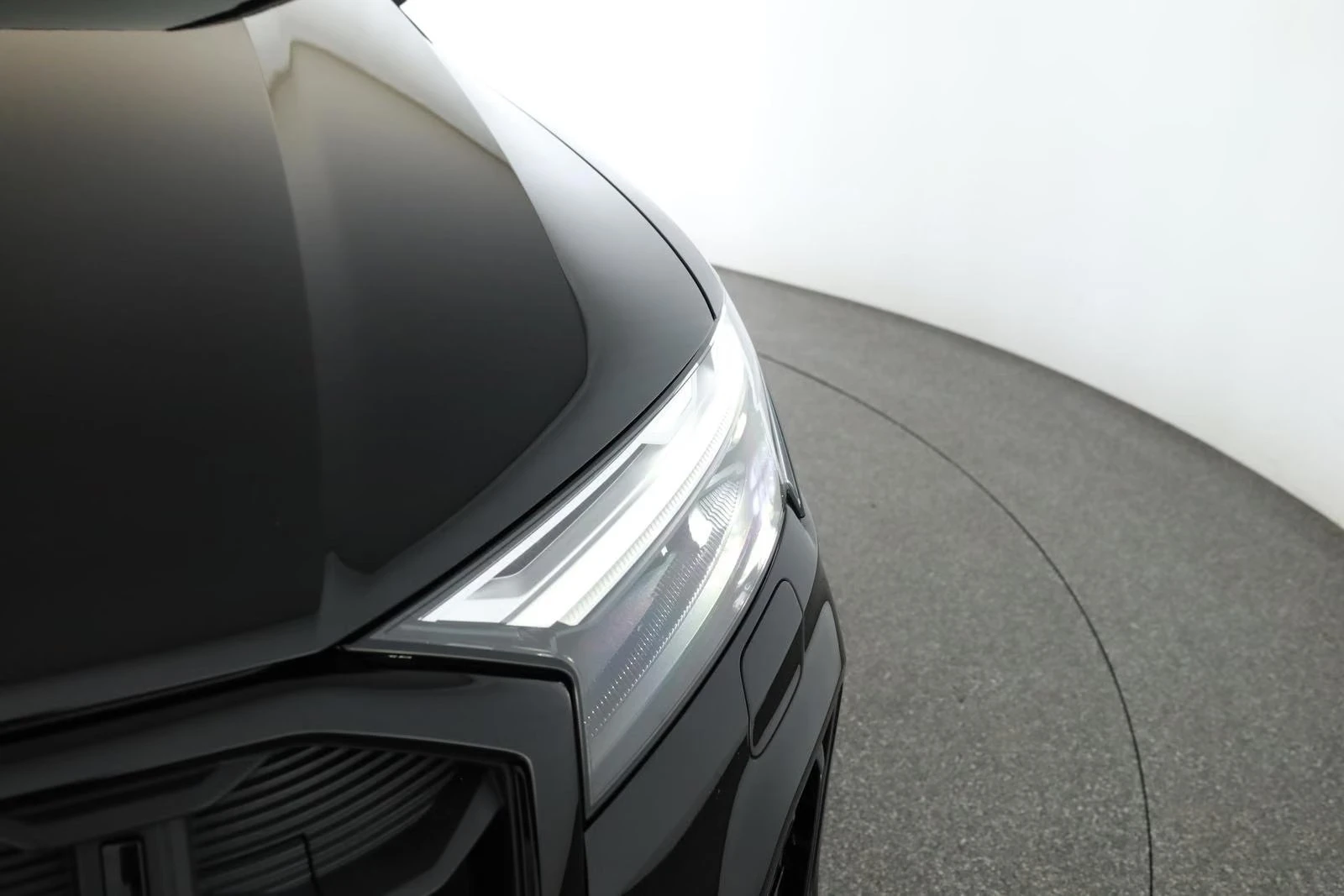 Audi SQ7 BLACK OPTIC / B&O / PANO / MATRIX / AIR / 7 ������ | Mobile.bg � ����������� 14