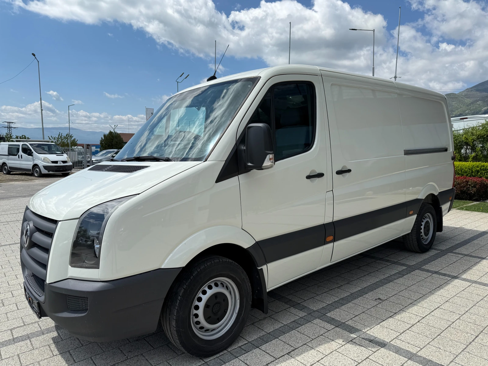 VW Crafter 2.5TDI Клима 2 странични врати L2H1  - изображение 3