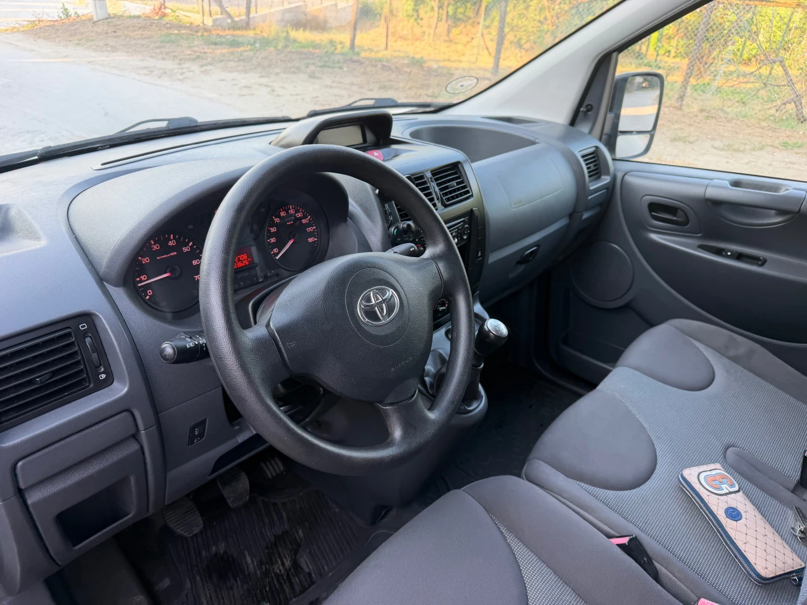 Toyota Proace Dozel-1.6-95 ksna realnite83600 km Realni Top, снимка 11 - Бусове и автобуси - 55108247