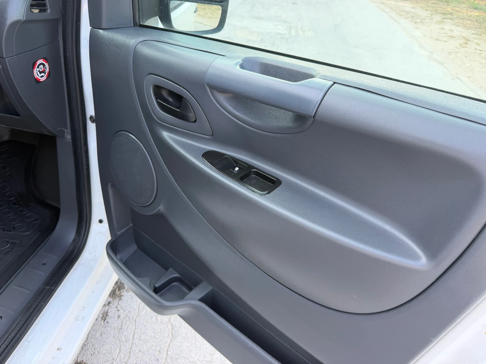 Toyota Proace Dozel-1.6-95 ksna realnite83600 km Realni Top, снимка 15 - Бусове и автобуси - 55108247