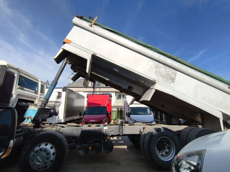 Man Tgs 32.400 8X4 BB, снимка 3 - Камиони - 53263997