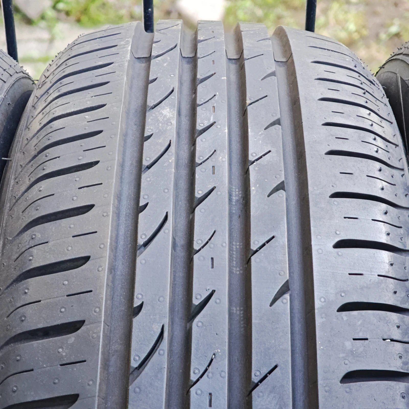 Гуми Летни 195/60R15, снимка 3 - Гуми и джанти - 53005672