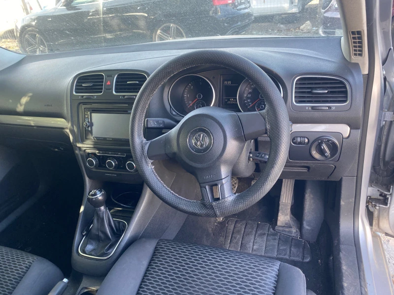 VW Golf 1.4i 1.6/2.0TDI, снимка 7 - Автомобили и джипове - 40418253