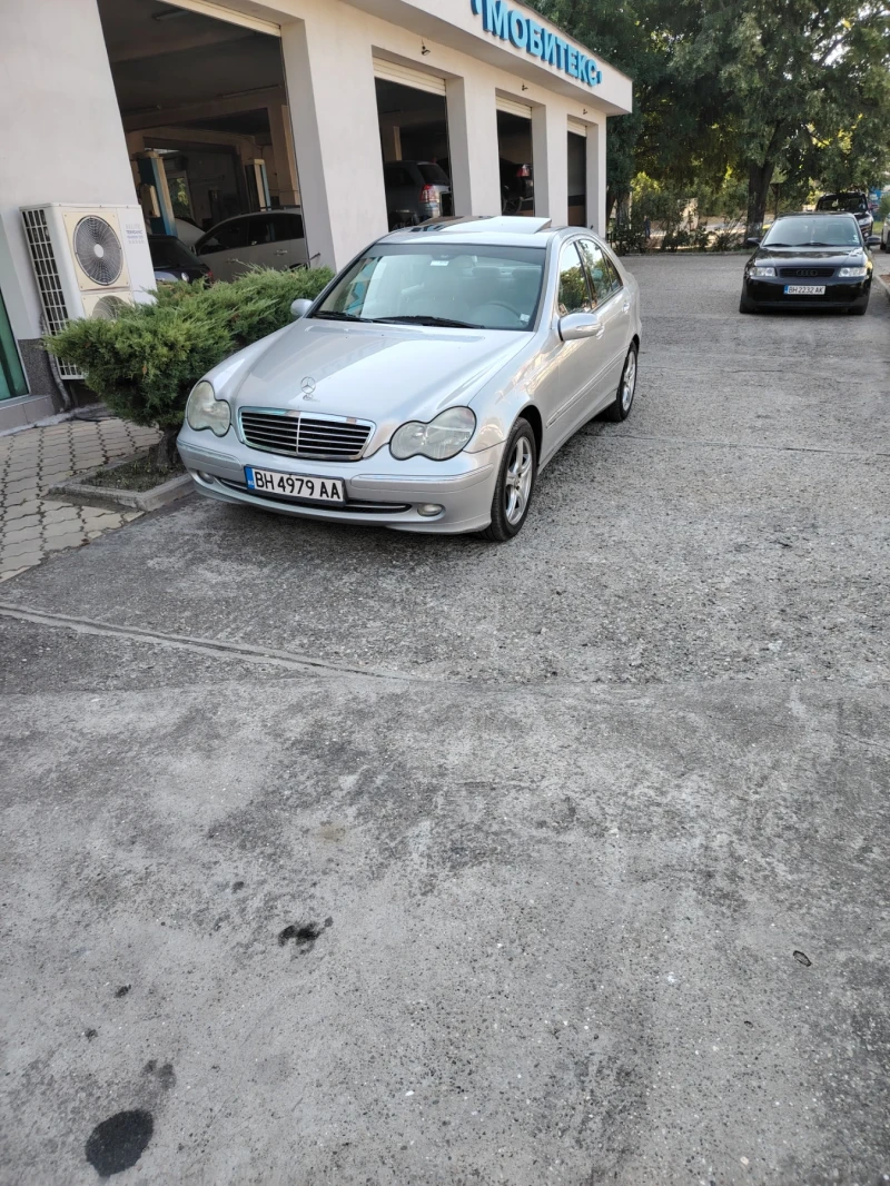 Mercedes-Benz C 220, снимка 2 - Автомобили и джипове - 46736443