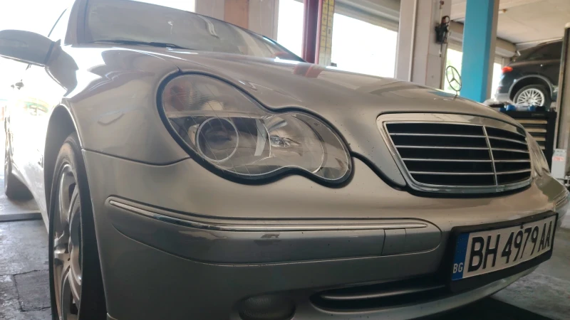 Mercedes-Benz C 220, снимка 4 - Автомобили и джипове - 52242086