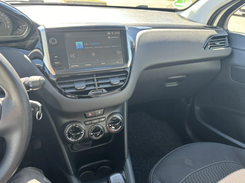 Peugeot 208 1.5 HDI, снимка 6 - Автомобили и джипове - 47427539