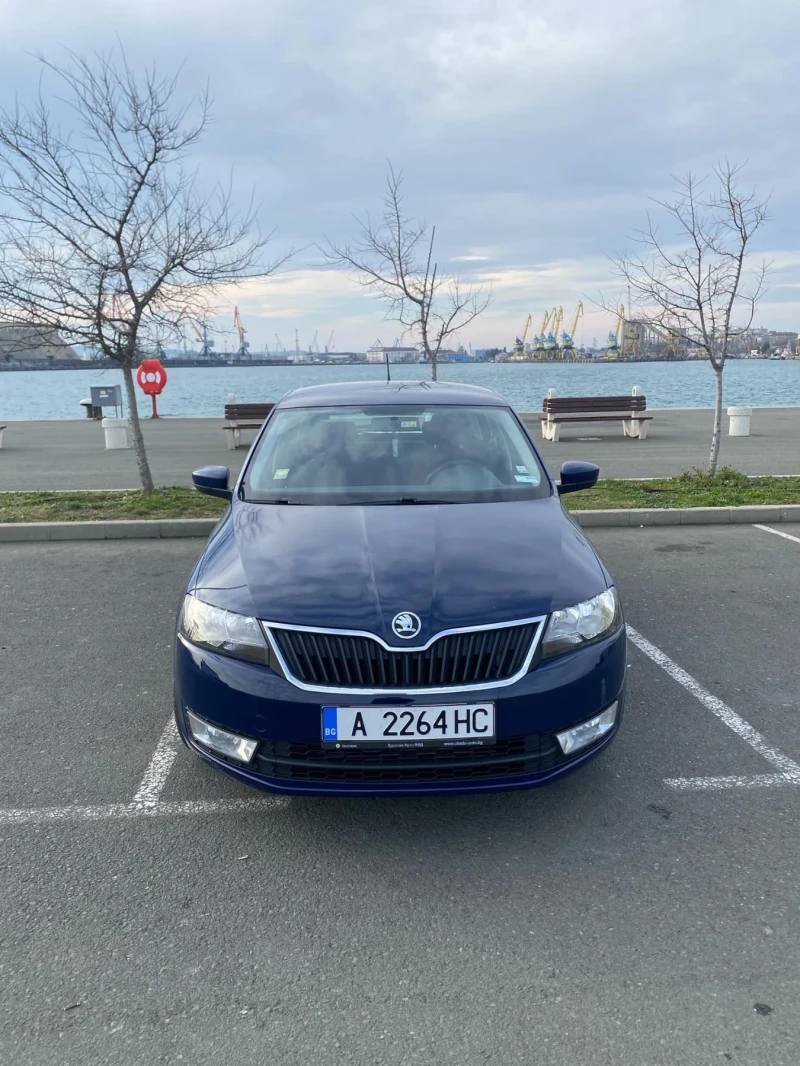 Skoda Rapid 1.6TDI / ПЪРВИ СОБСТВЕНИК / ПЪЛНА ИСТОРИЯ В ШКОДА, снимка 1 - Автомобили и джипове - 48539191