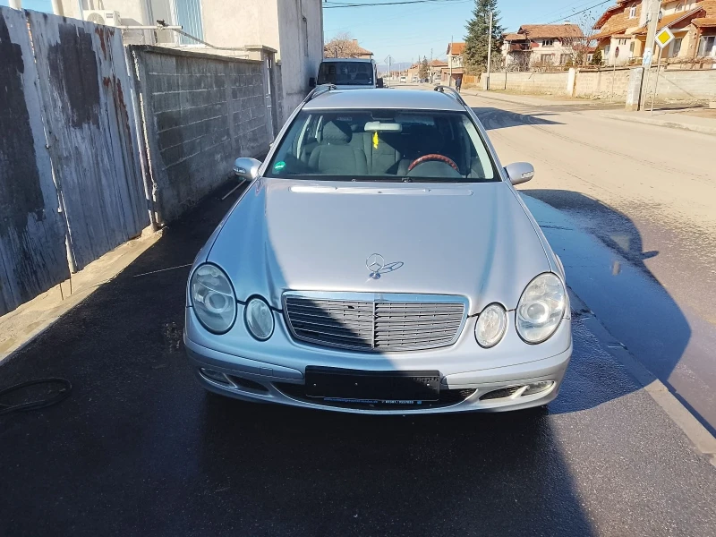 Mercedes-Benz E 220, снимка 1 - Автомобили и джипове - 48717439