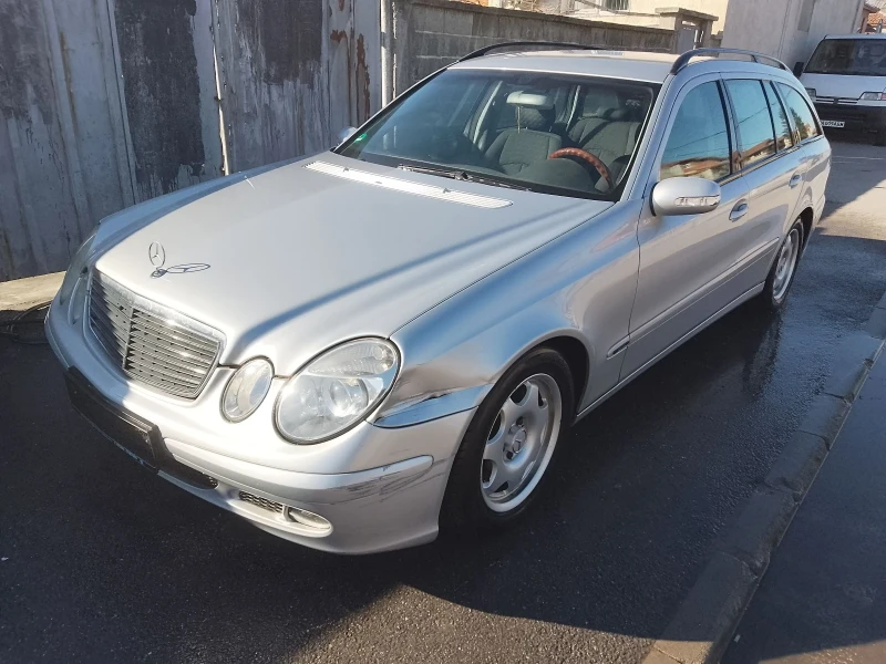 Mercedes-Benz E 220, снимка 4 - Автомобили и джипове - 48717439