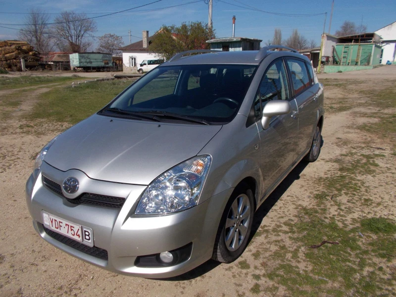 Toyota Corolla verso, снимка 3 - Автомобили и джипове - 52632418
