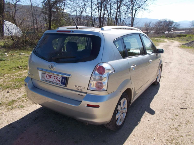 Toyota Corolla verso, снимка 6 - Автомобили и джипове - 52632418