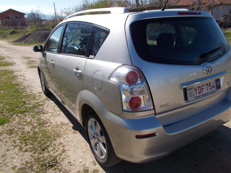 Toyota Corolla verso, снимка 7 - Автомобили и джипове - 52632418