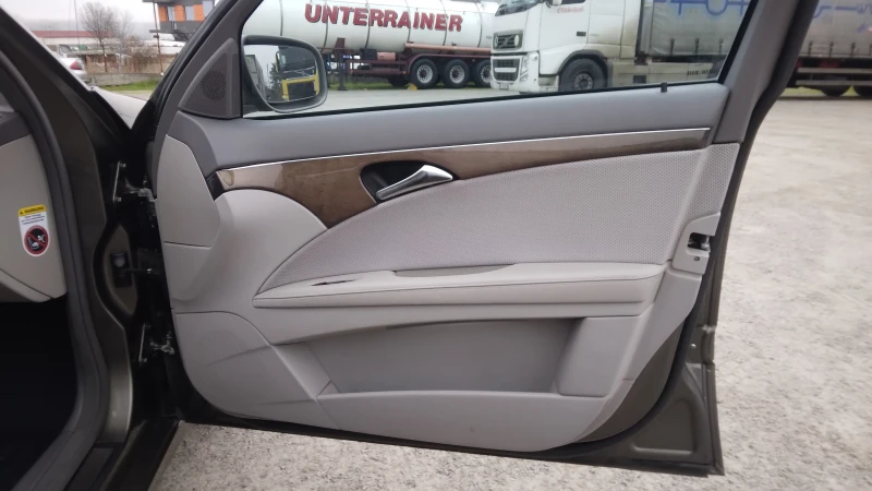 Mercedes-Benz E 200 Mercedes-Benz E-Klasse E 200 CDI Avantgarde, снимка 8 - Автомобили и джипове - 52886194