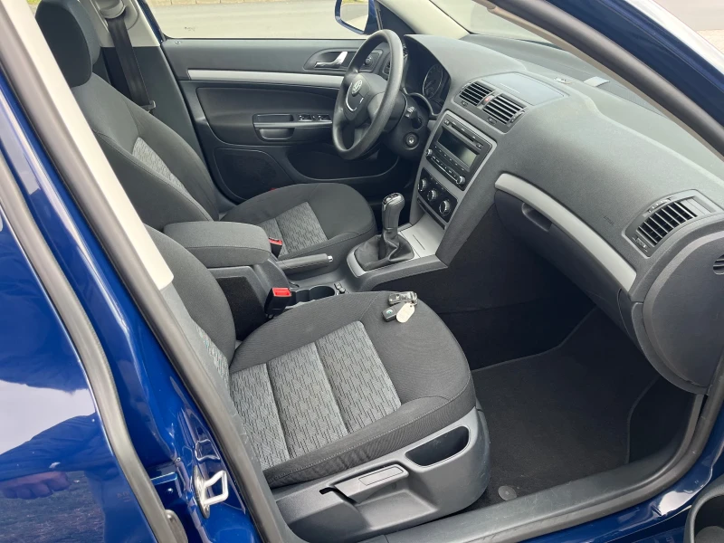 Skoda Octavia 2.0 TDI 4x4 Top Nova, снимка 8 - Автомобили и джипове - 53006627