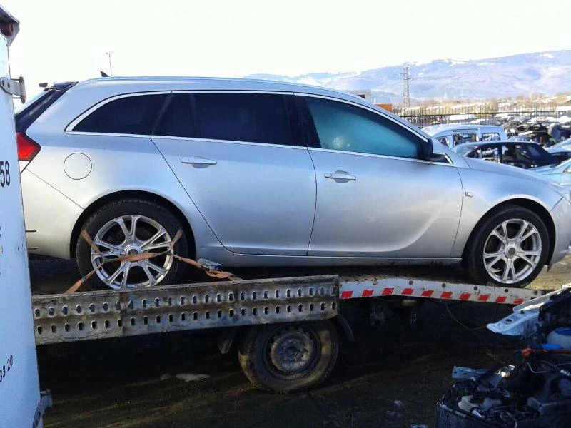 Opel Insignia 2.0CDTI,комби, снимка 4 - Автомобили и джипове - 20581585