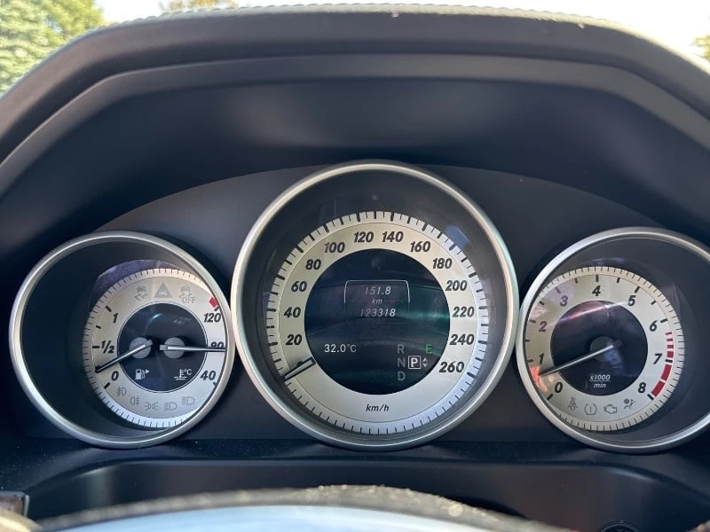 Mercedes-Benz E 400 * CARFAX * БЕЗ ПЪРВОНАЧАЛНА ВНОСКА - изображение 8