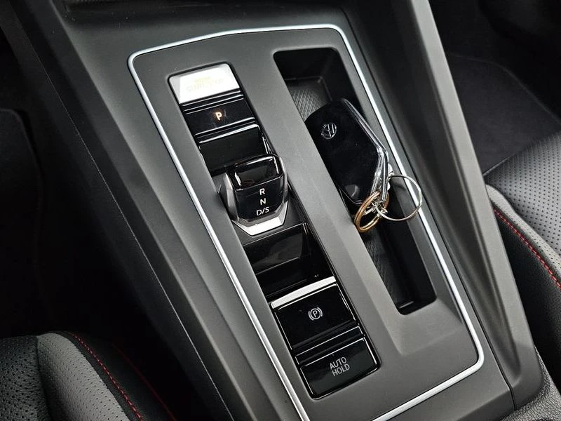 VW Golf 2.0 GTI Automatic, снимка 9 - Автомобили и джипове - 56039731