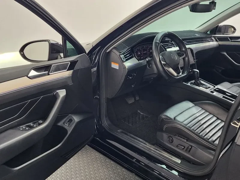 VW Passat 2.0 Tdi Prestige, снимка 10 - Автомобили и джипове - 56656560