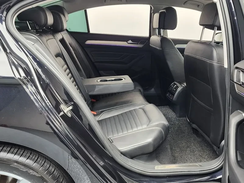 VW Passat 2.0 Tdi Prestige, снимка 11 - Автомобили и джипове - 56656560