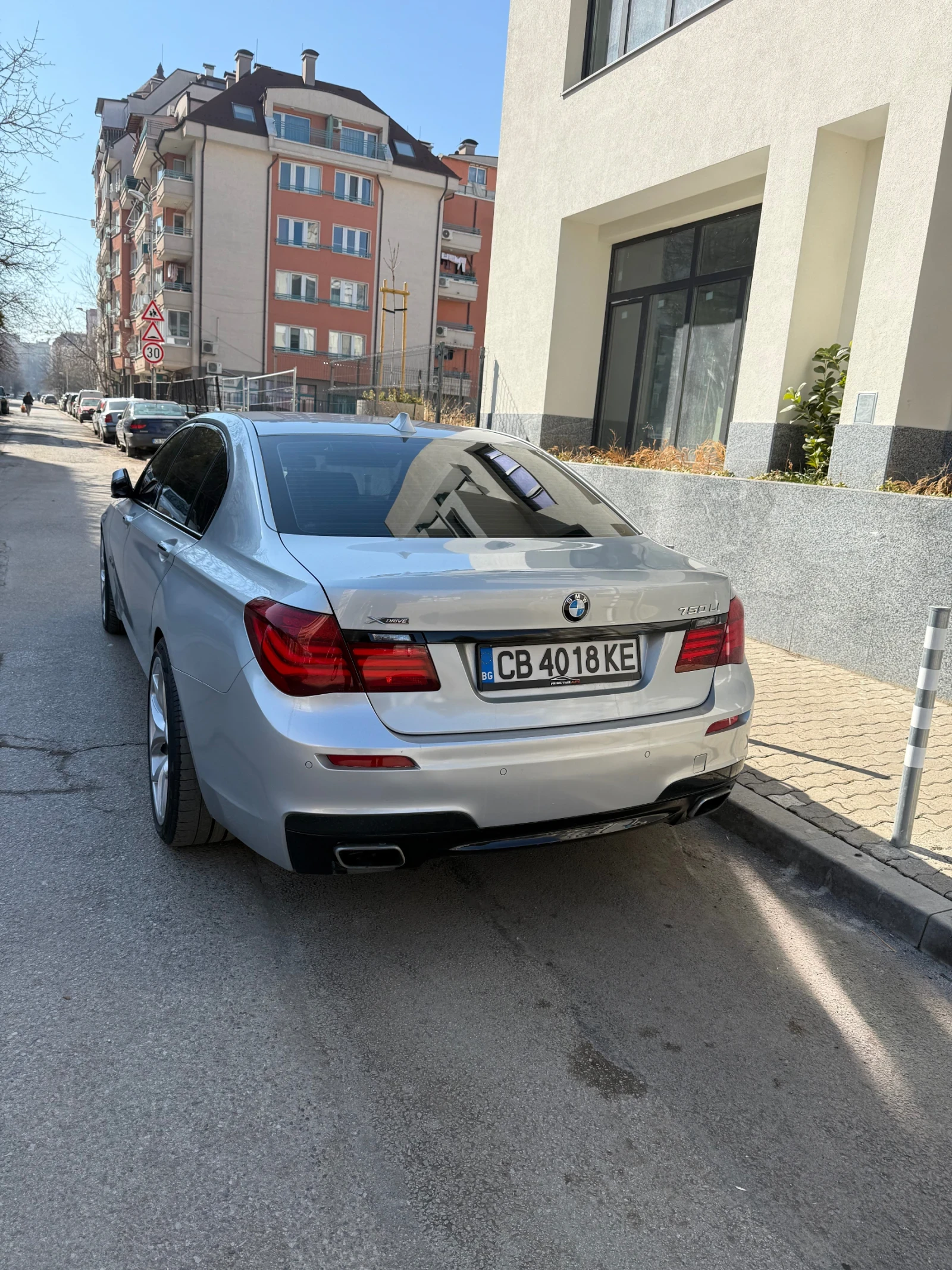 BMW 750 L xdrive - изображение 2