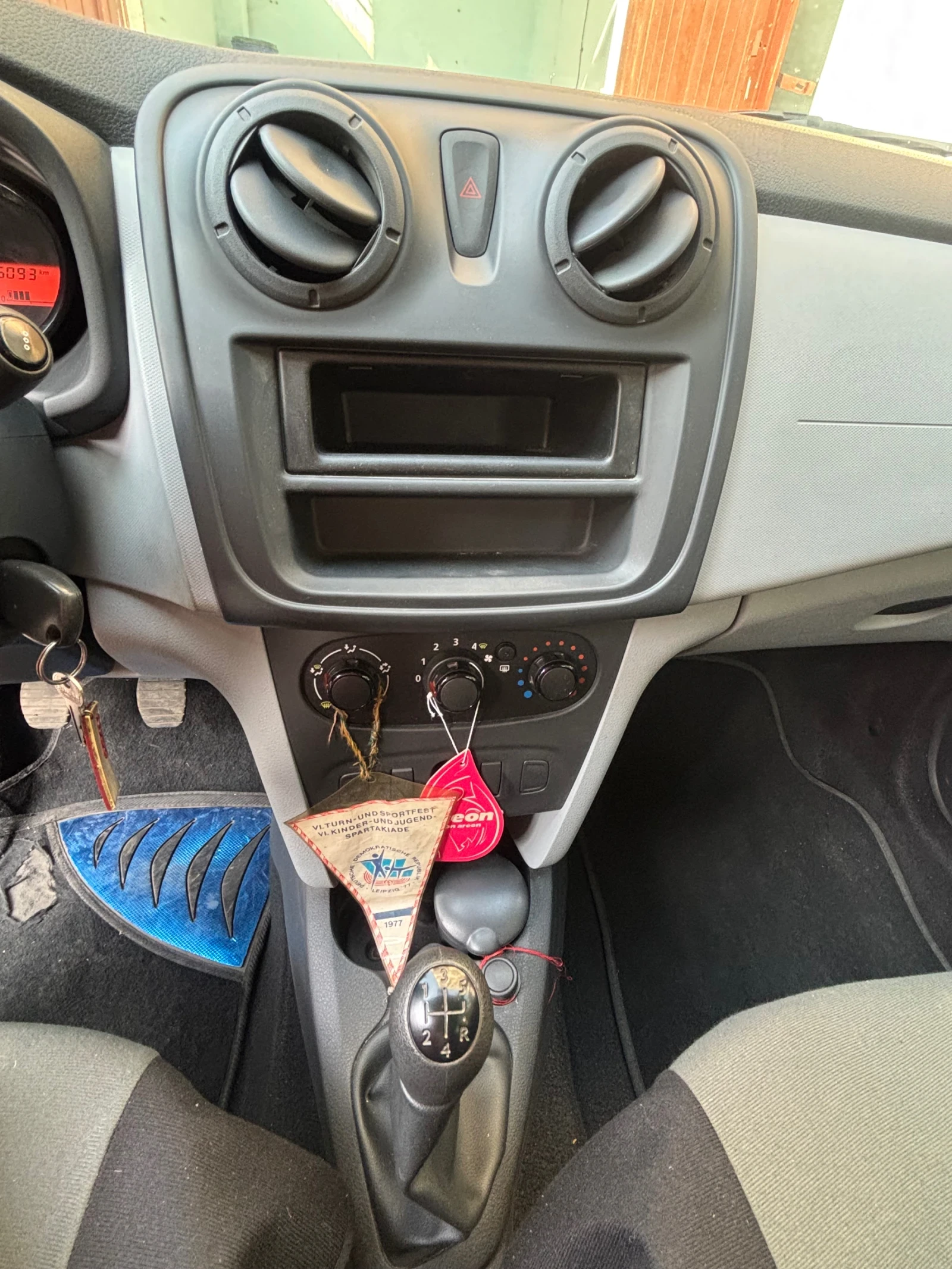 Dacia Sandero  - изображение 10