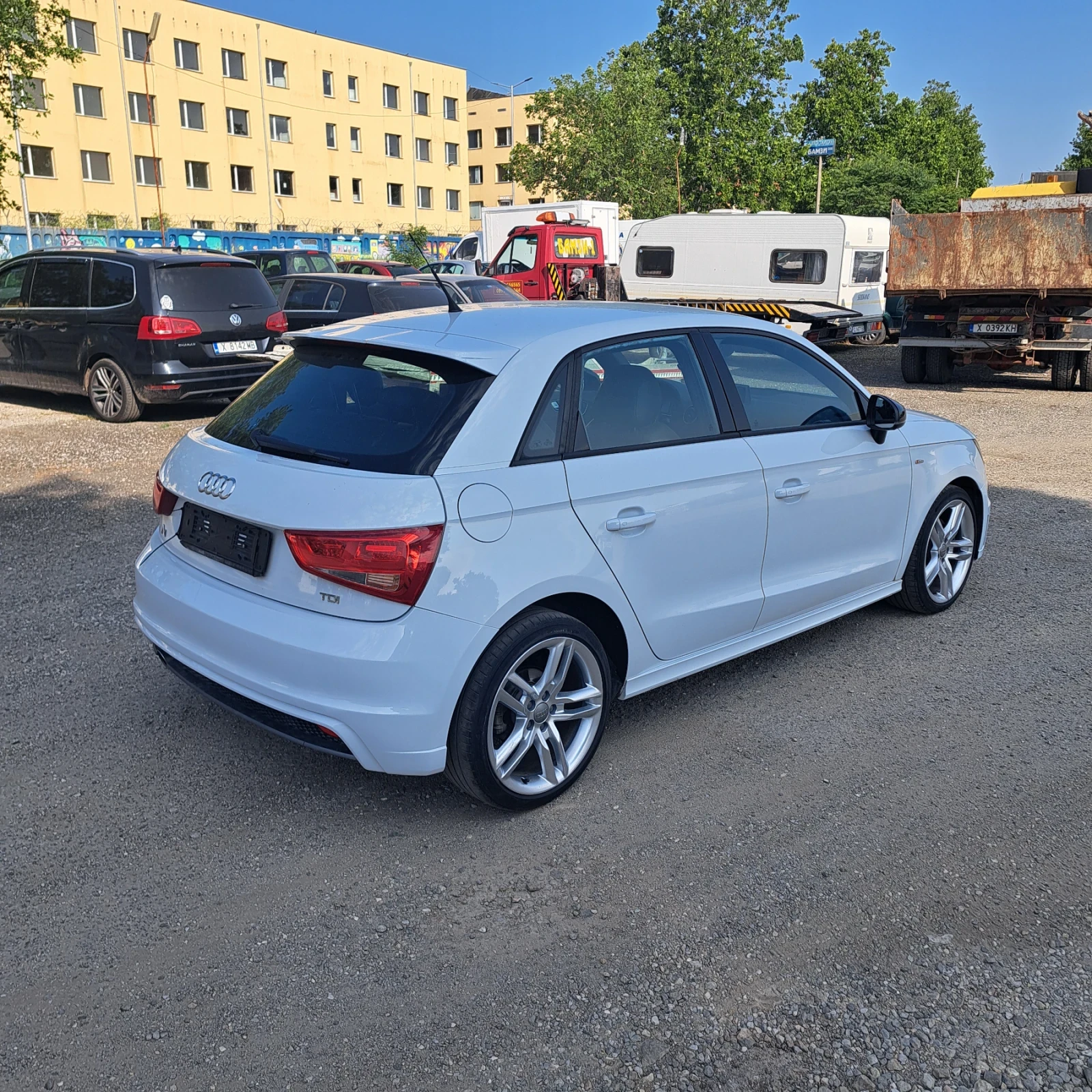 Audi A1 1.6 TDI S line - изображение 3