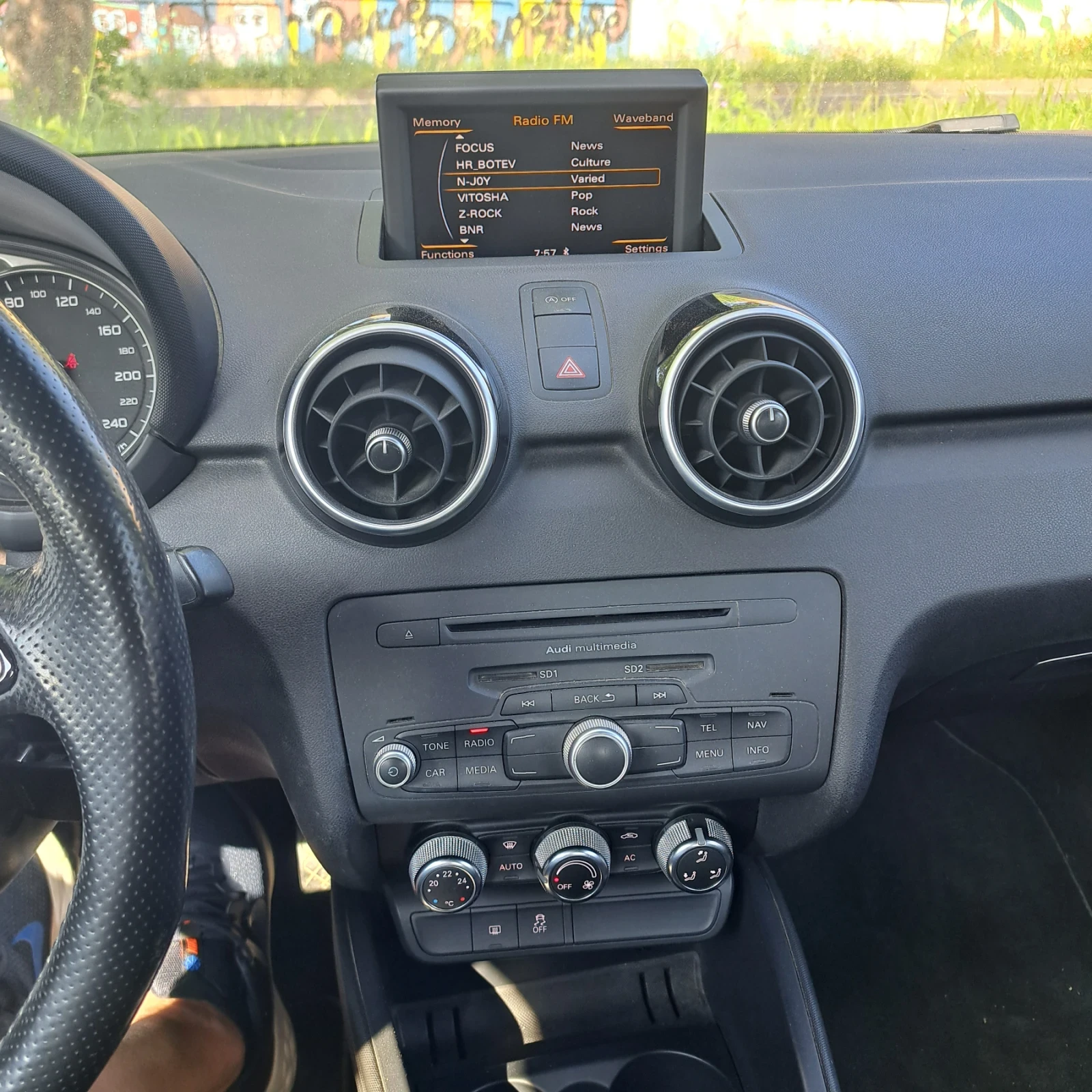 Audi A1 1.6 TDI S line - изображение 7