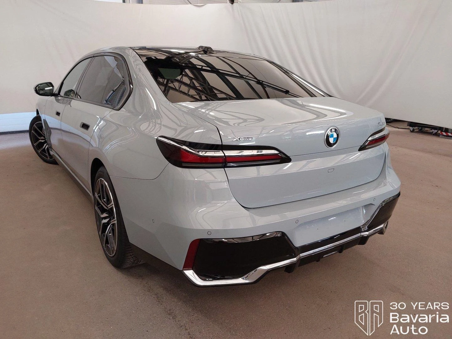 BMW 740 d xDrive M Sport Paket Sportautomatic - изображение 2