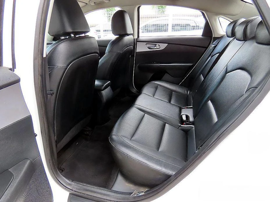 Kia K3 1.6 Trendy * НАЙ-ДОБРА ЦЕНА В БЪЛГАРИЯ*  - изображение 6