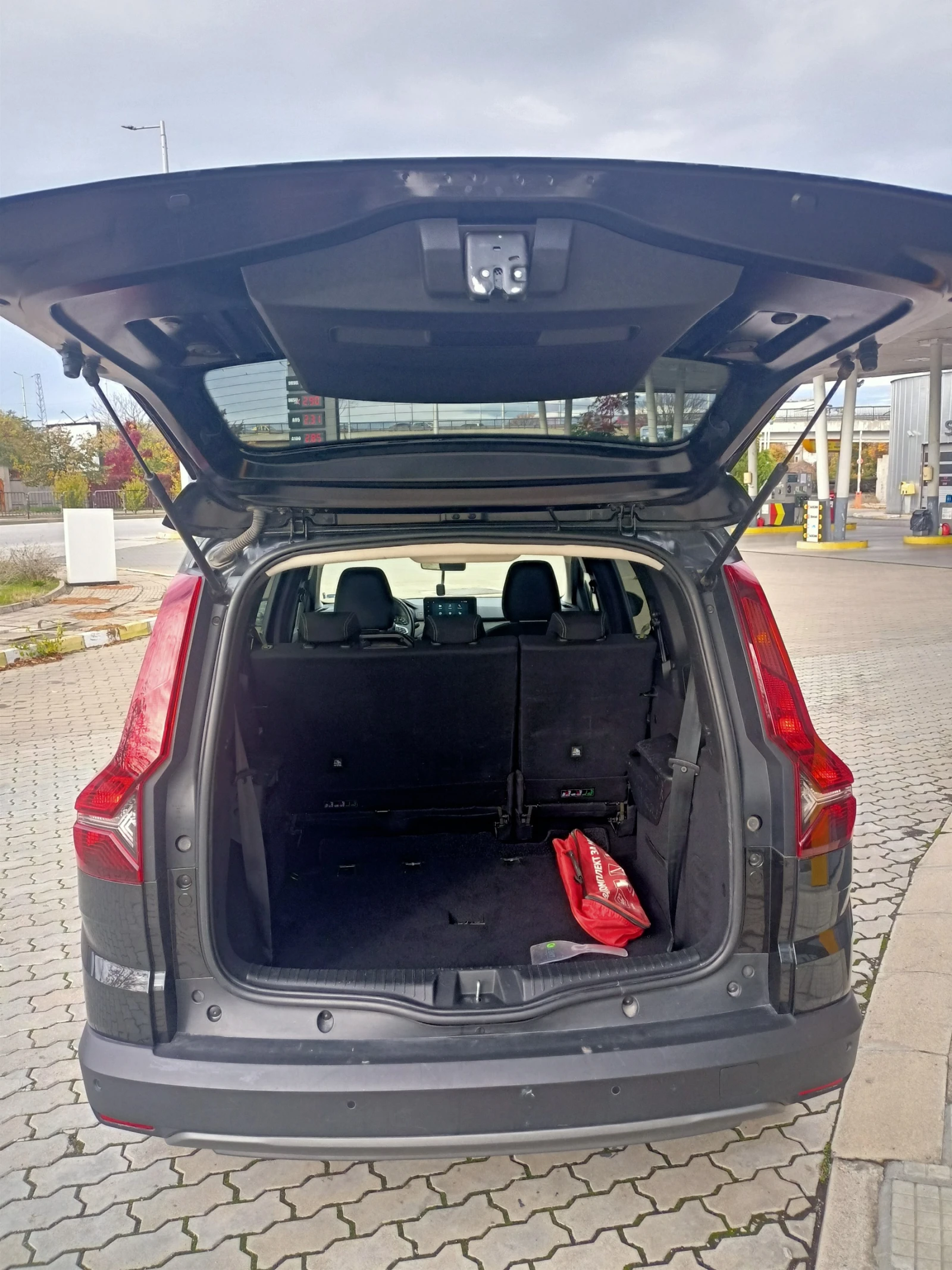 Dacia Jogger 1990лв за получаване, 1.0TCe EcoG 6+ 1 ГАЗ - изображение 6