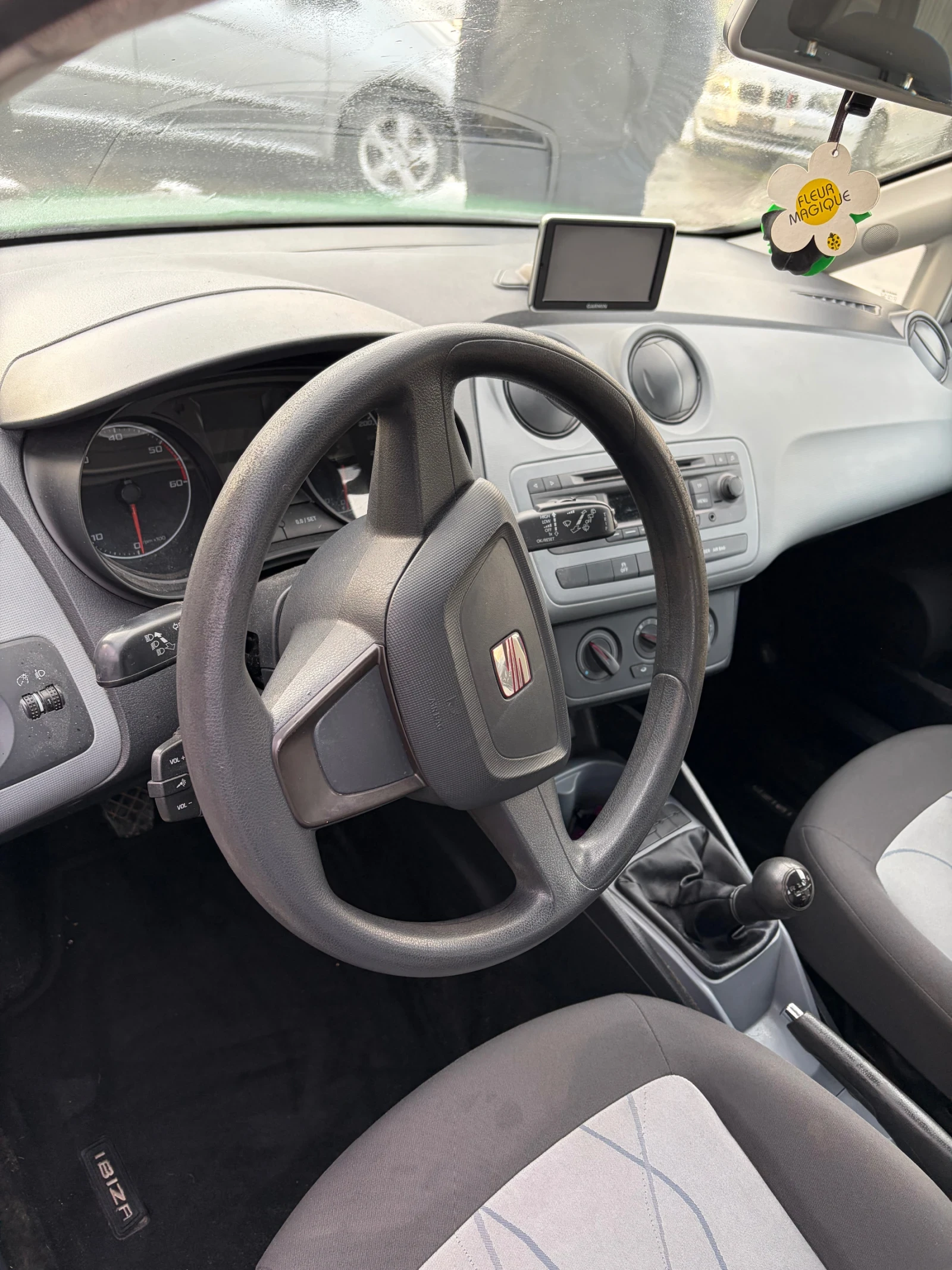 Seat Ibiza 1.2TDI, снимка 7 - Автомобили и джипове - 52244686