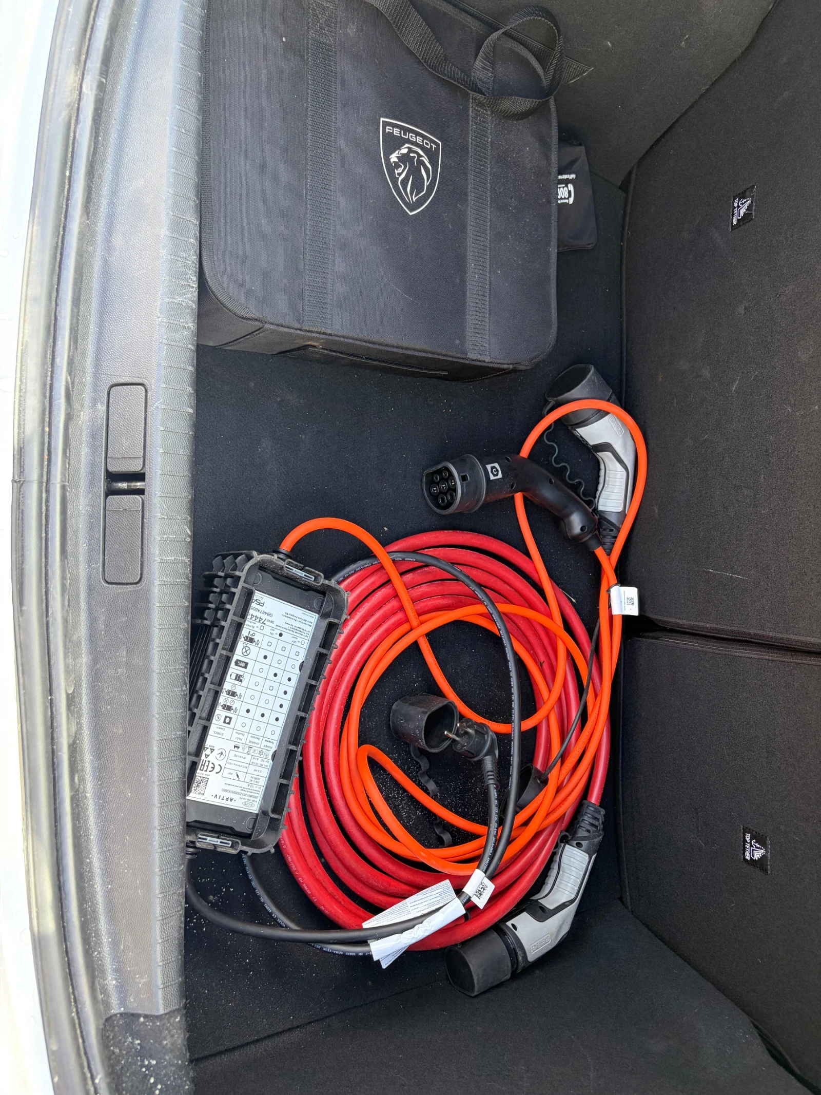 Peugeot 208 208e, снимка 11 - Автомобили и джипове - 52244686
