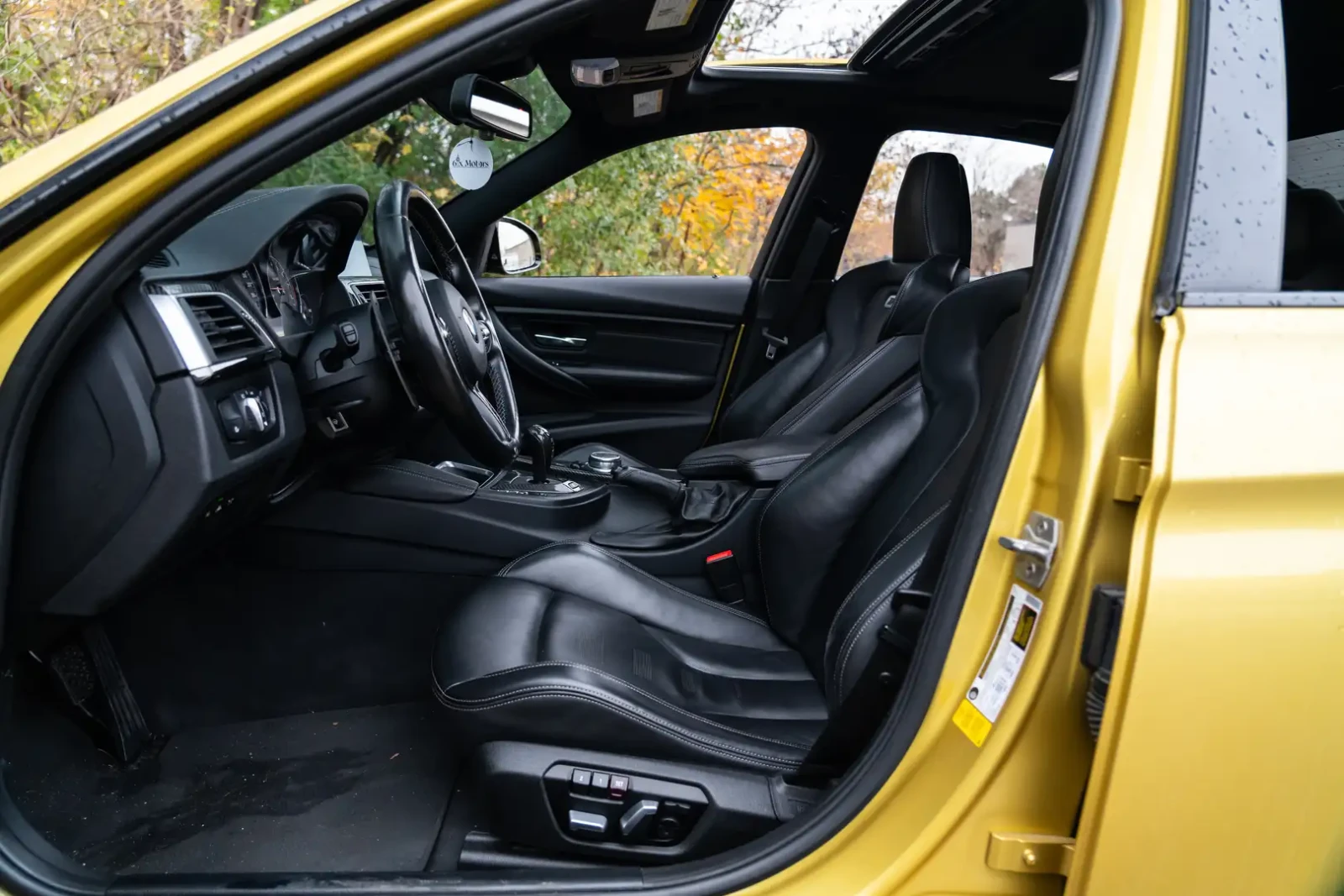 BMW M3 AUSTIN YELLOW * RWD* * АвтоКредит* (ЦЕНА ДО БГ) - изображение 10