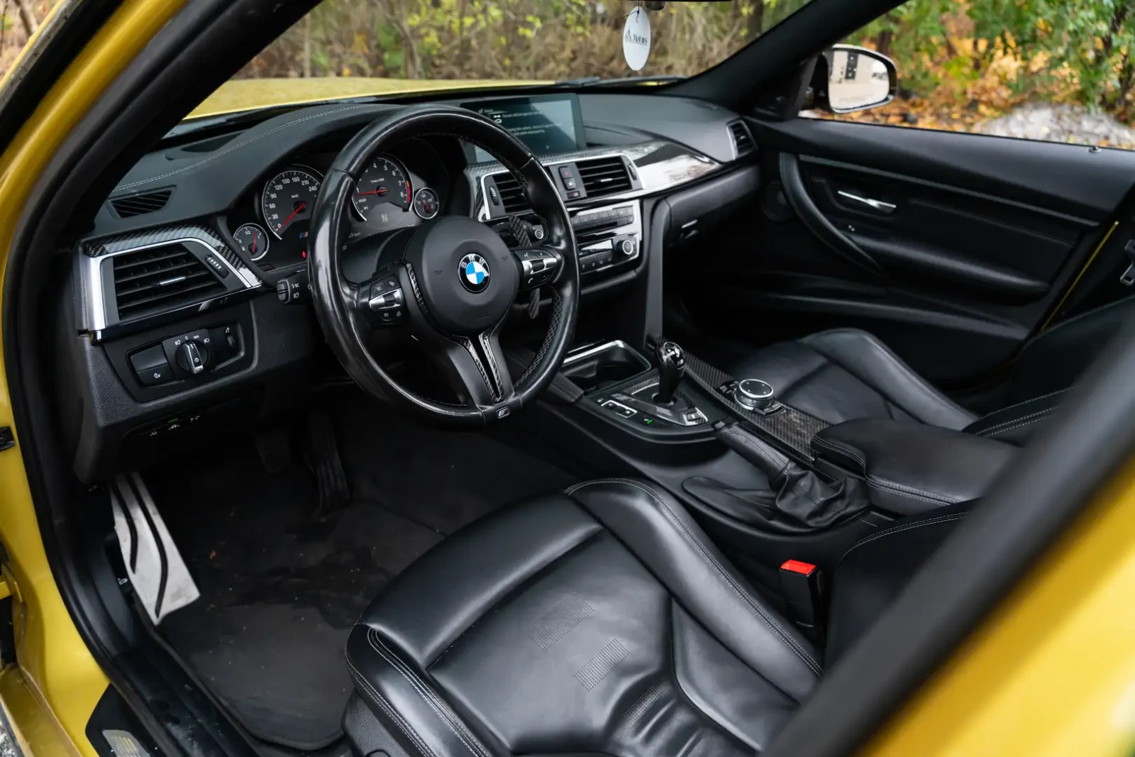 BMW M3 AUSTIN YELLOW * RWD* * АвтоКредит* (ЦЕНА ДО БГ) - изображение 7