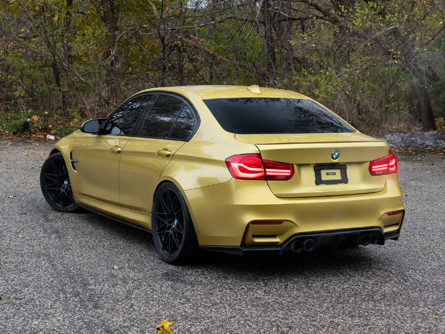 BMW M3 AUSTIN YELLOW * RWD* * АвтоКредит* (ЦЕНА ДО БГ) - изображение 4