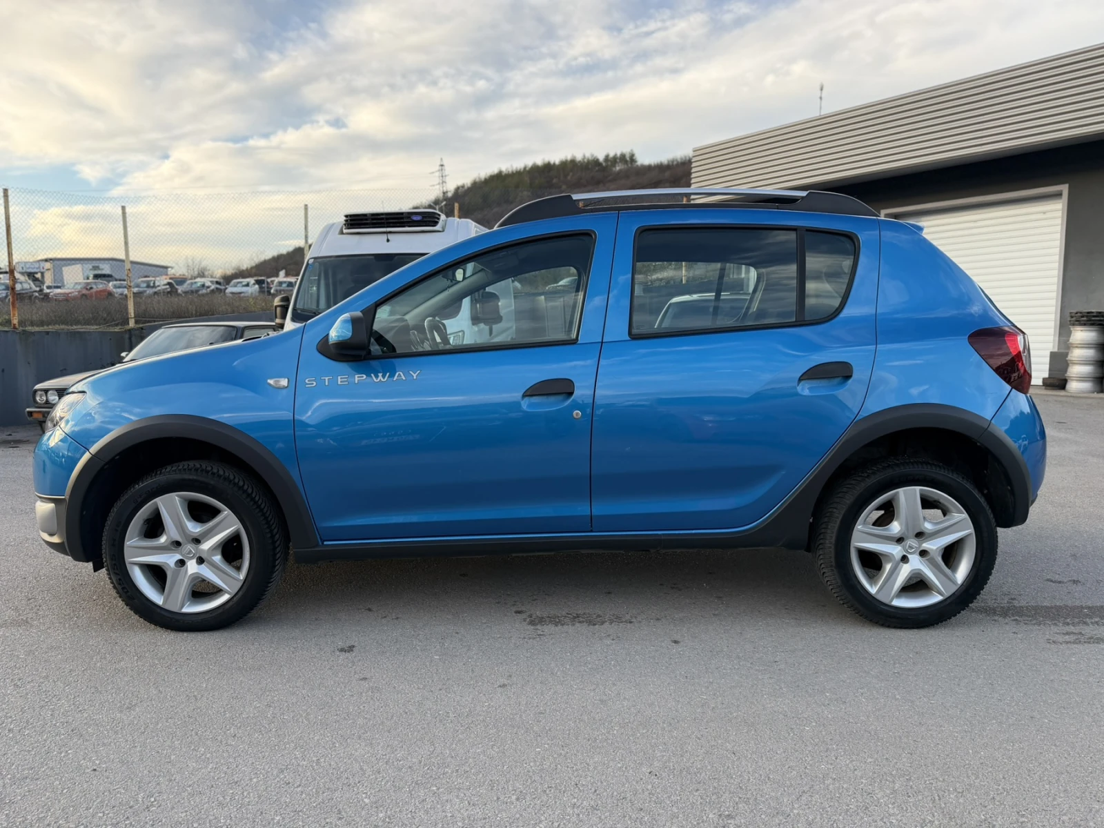 Dacia Sandero STEPWAY NAVI 89000км - изображение 7