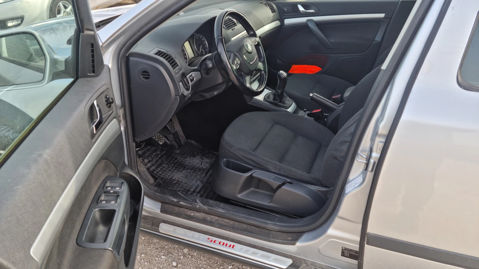 Skoda Octavia SCAUT/2 0 TDI  С.ИСТОРИЯ - изображение 6