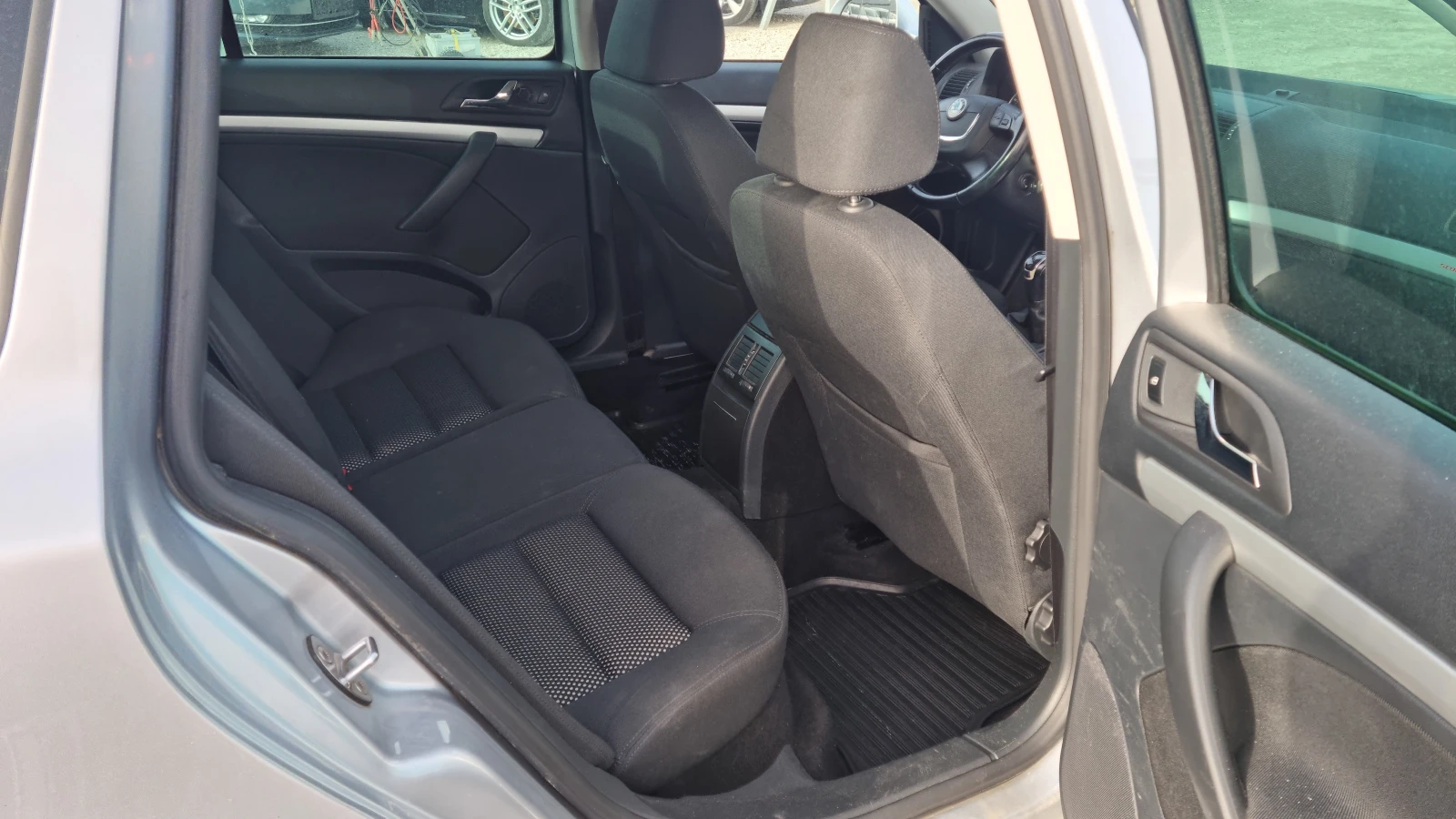 Skoda Octavia SCAUT/2 0 TDI  С.ИСТОРИЯ - изображение 8