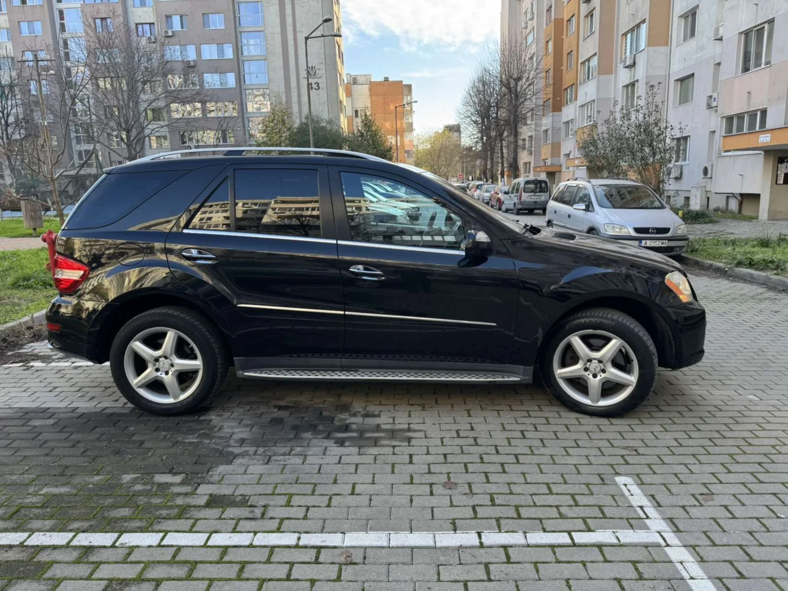 Mercedes-Benz ML 550  - изображение 5