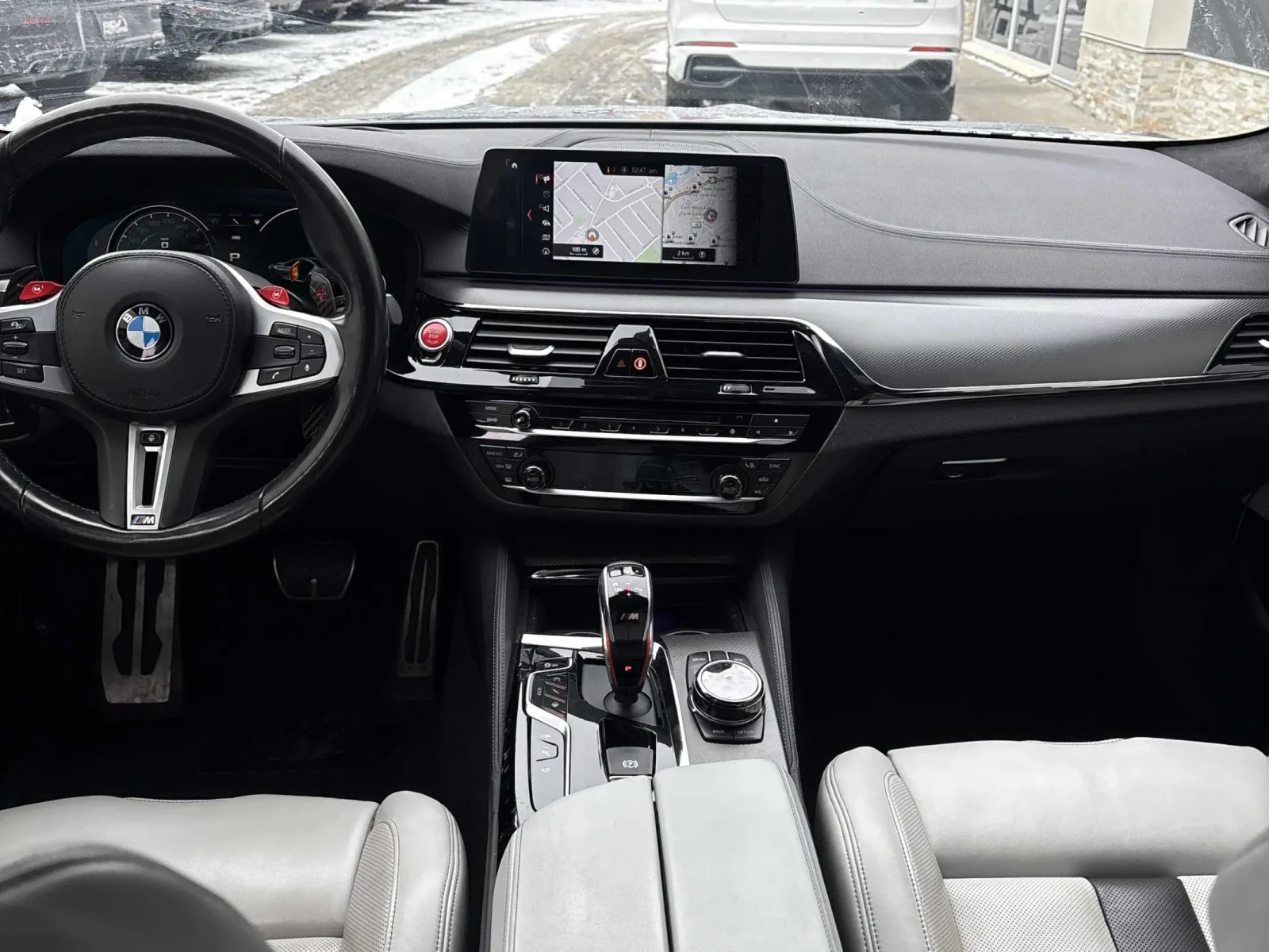 BMW M5 * FULLY LOADED* RARE INTERIOR*  - изображение 9